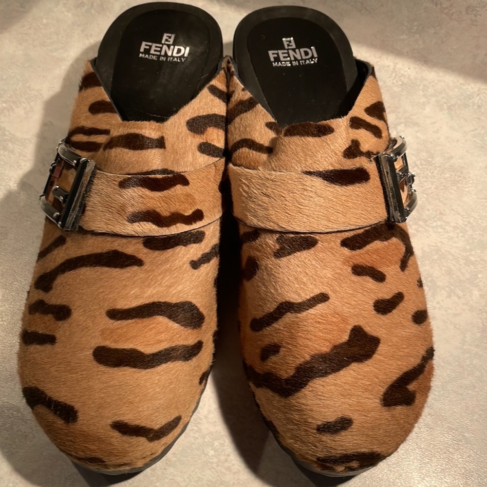 NWOT Fendi pony style clogs